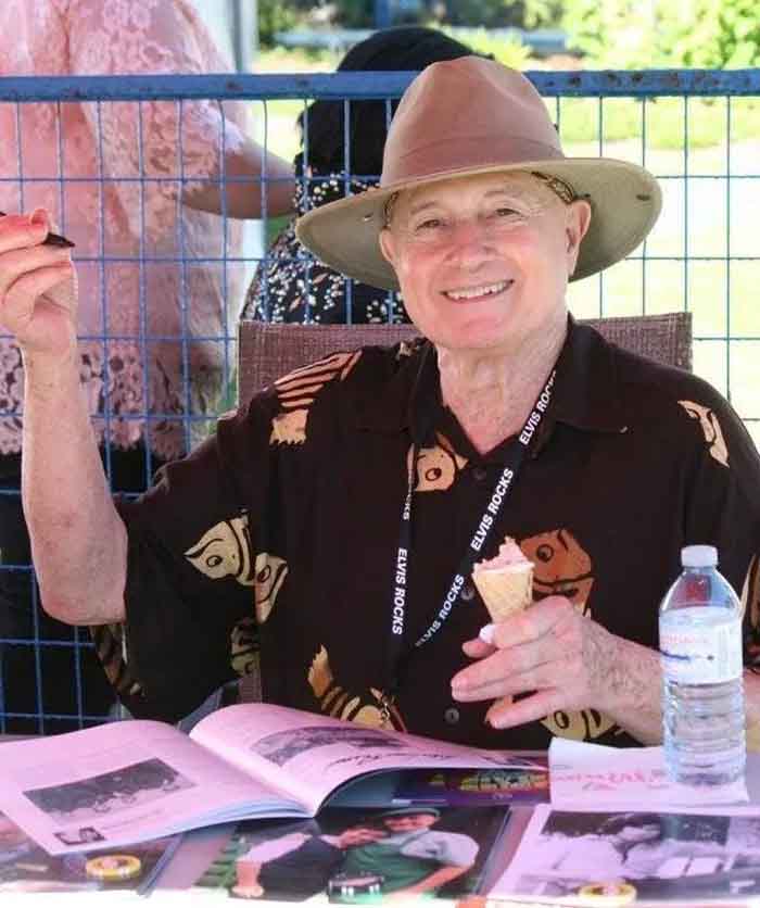 Christopher signing autographs at the The Elvis Blue Suede Festival - August 2018